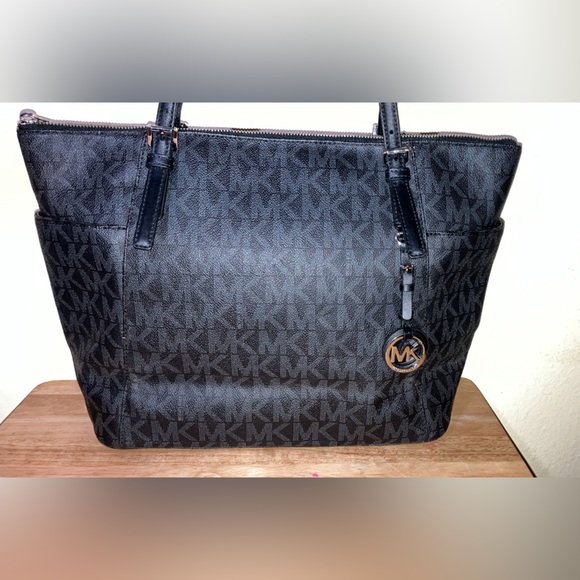 MICHAEL KORS BLACK JET SET TRAVEL SIGNATURE MD TOTE WOMENS HANDBAG PURSE - Picture 12 of 16